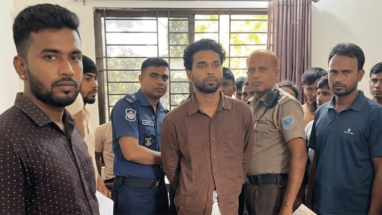 ঘাটাইলে গৃহবধুকে পিটিয়ে হত্যা স্বামী আটক