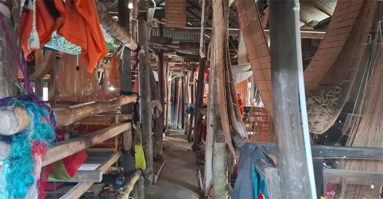 টাংগাইলের তাঁত শিল্প অস্তিস্ত সংকটে